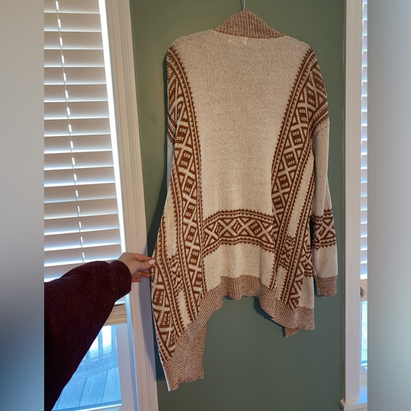 Aztec print rust color cardigan - Picture 1 of 3
